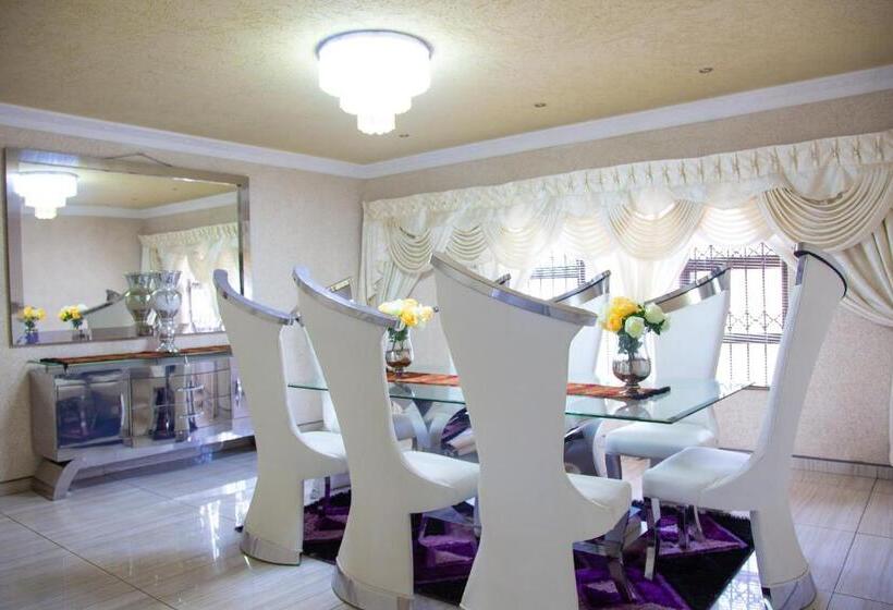 پانسیون Angelocean Guest House