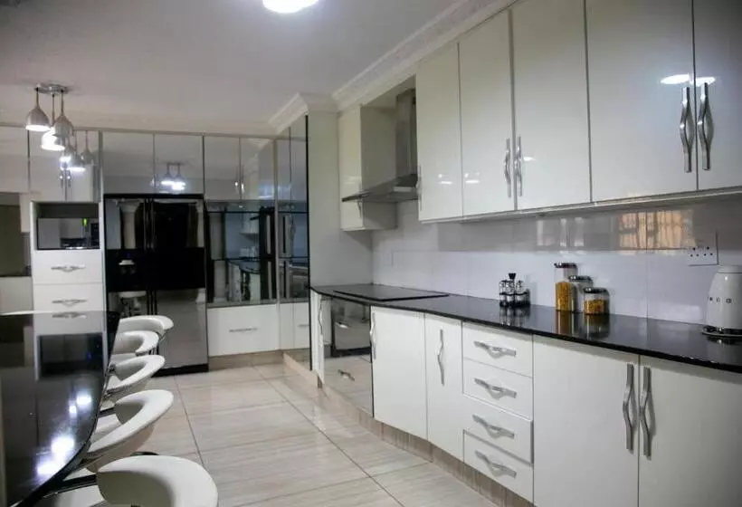 Majatalo Angelocean Guest House