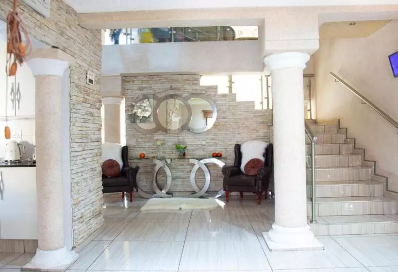 Majatalo Angelocean Guest House