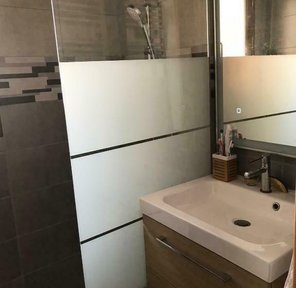 پانسیون Chambre Climatisée Avec Sdb Privée Dans Une Villa Avec Piscine Ouverte D Avril à Mi Octobre