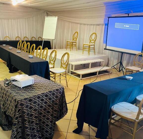 Pension Intsingizi Bird Lodge