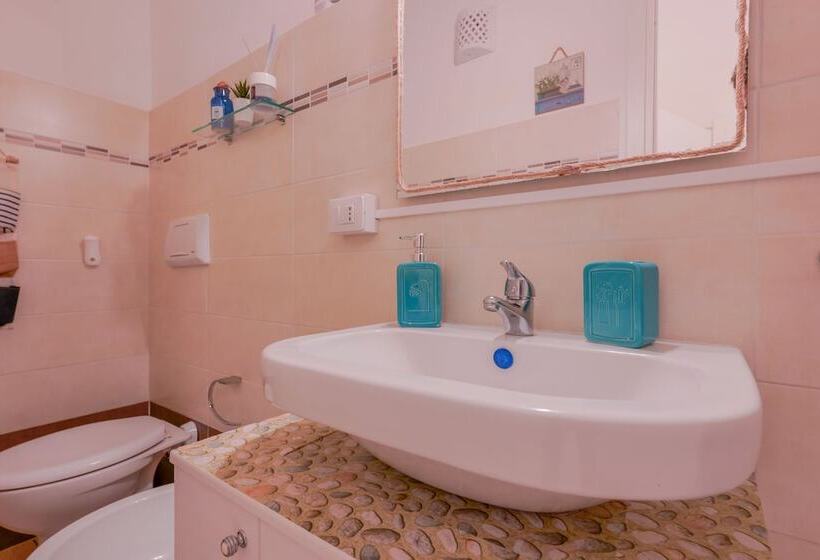 פנסיון Approdo Rooms   Eja Sardinia