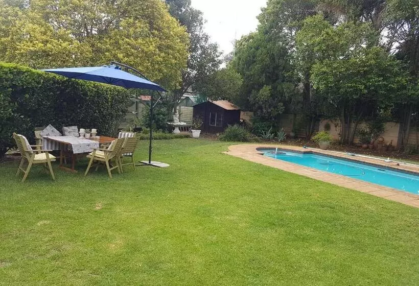 Majatalo Roosboompies Guest Suite