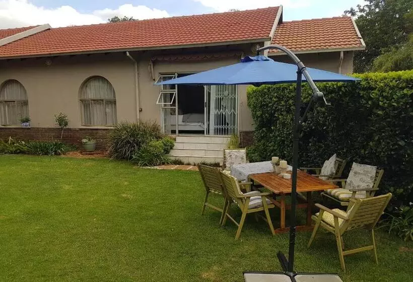 Majatalo Roosboompies Guest Suite