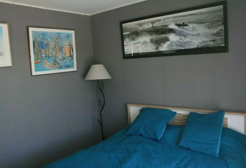 Aamiaismajoitus (B&B) Chambre Avec Accès Piscine Intérieure