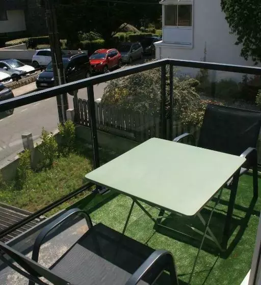 Aamiaismajoitus (B&B) Chambre Avec Accès Piscine Intérieure