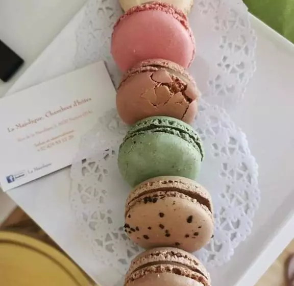 ベッドアンドブレックファースト La Majolique