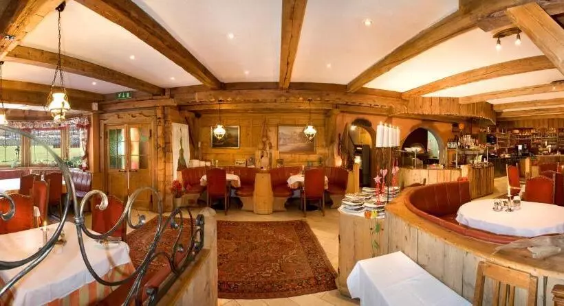 ベッドアンドブレックファースト Restaurant Sidan