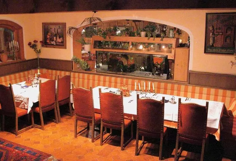 ベッドアンドブレックファースト Restaurant Sidan