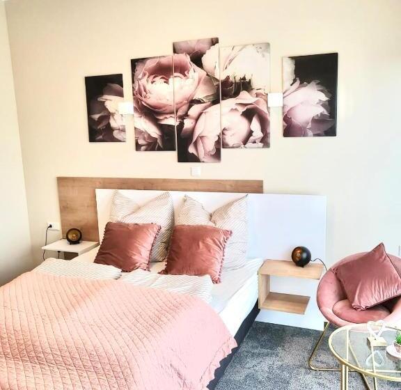 Likedaheim Apartments