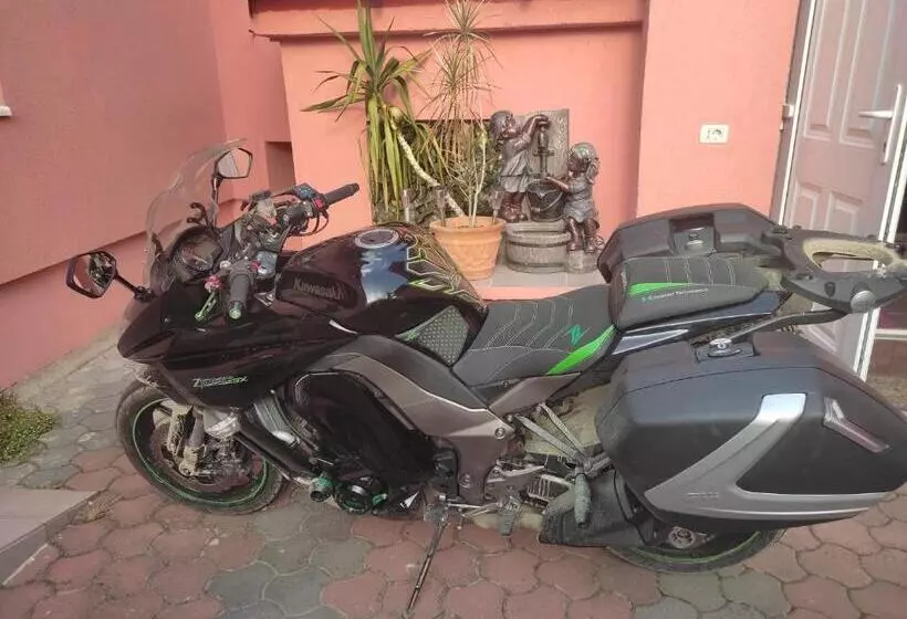 ペンション Calypso Rooms