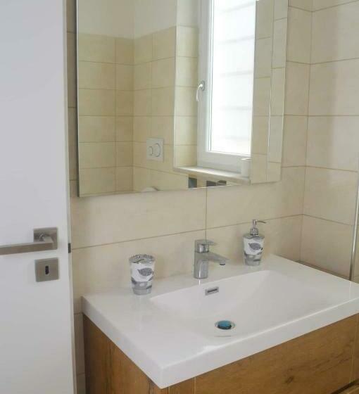 تختخواب و صبحانه Duke S Rooms