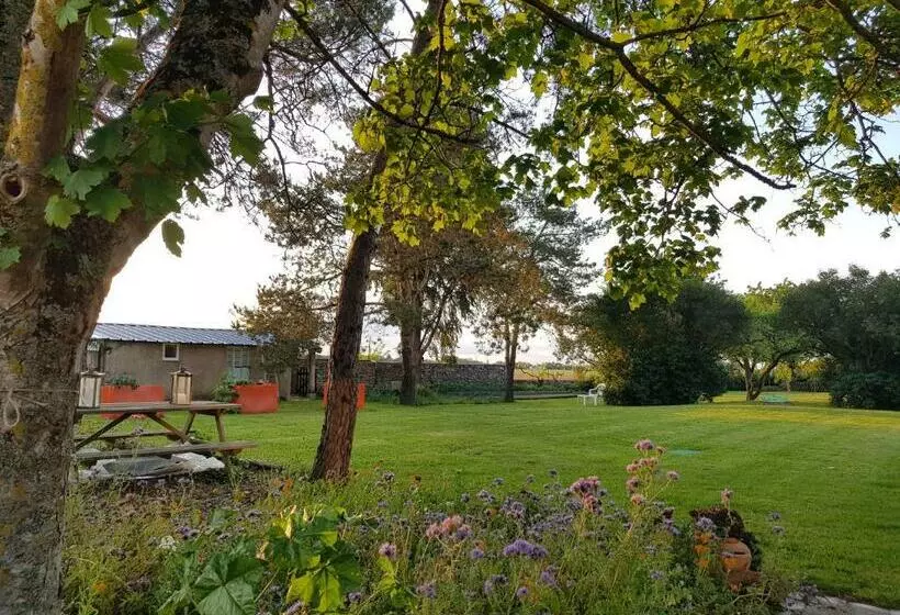 Aamiaismajoitus (B&B) Le Puits De La Foltière