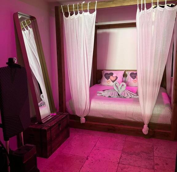 هتل L Excellence Avignon   Suite Luxe Sauna, Hammam & Jaccuzzi