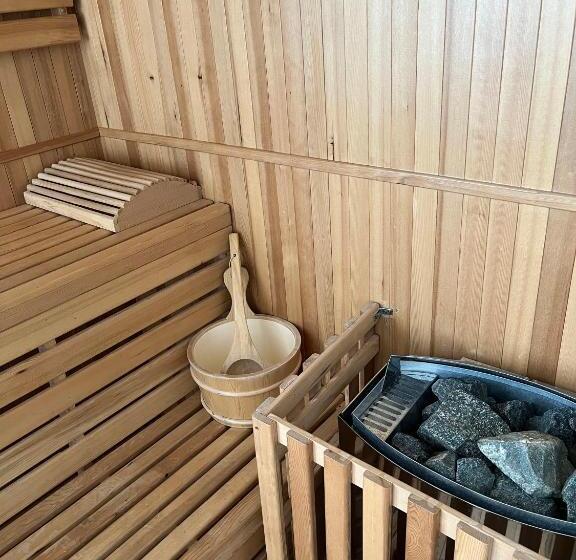 هتل L Excellence Avignon   Suite Luxe Sauna, Hammam & Jaccuzzi