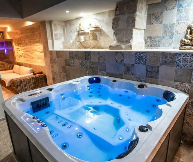 هتل L Excellence Avignon   Suite Luxe Sauna, Hammam & Jaccuzzi
