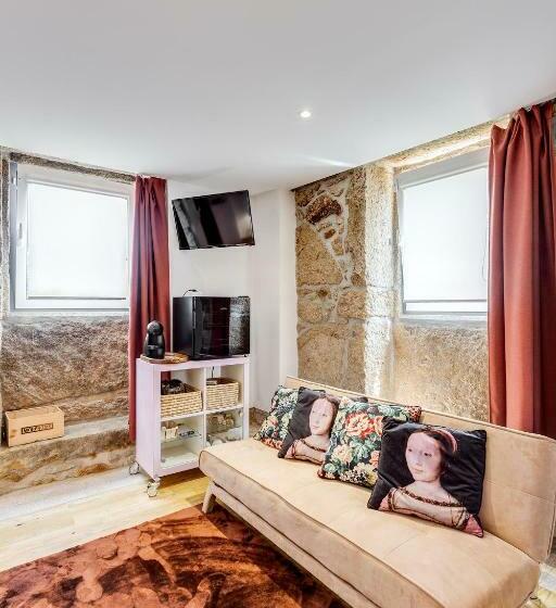 بنسيون Home, By Julieta