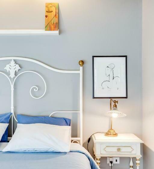 بنسيون Home, By Julieta