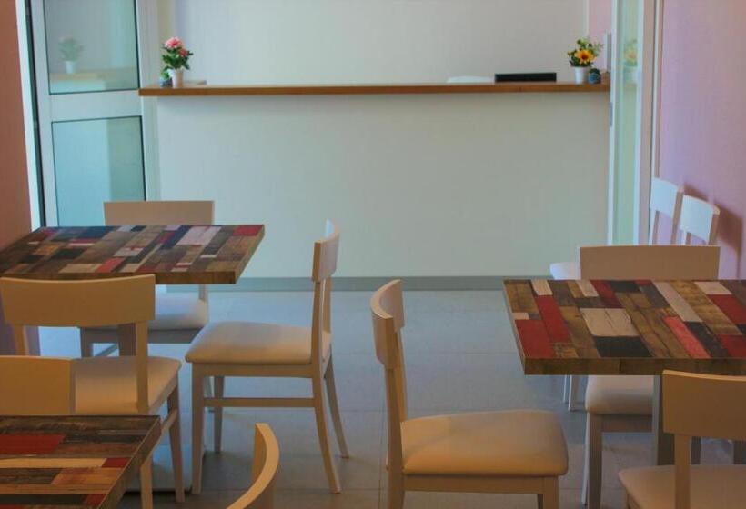 تختخواب و صبحانه Armonia Galeta