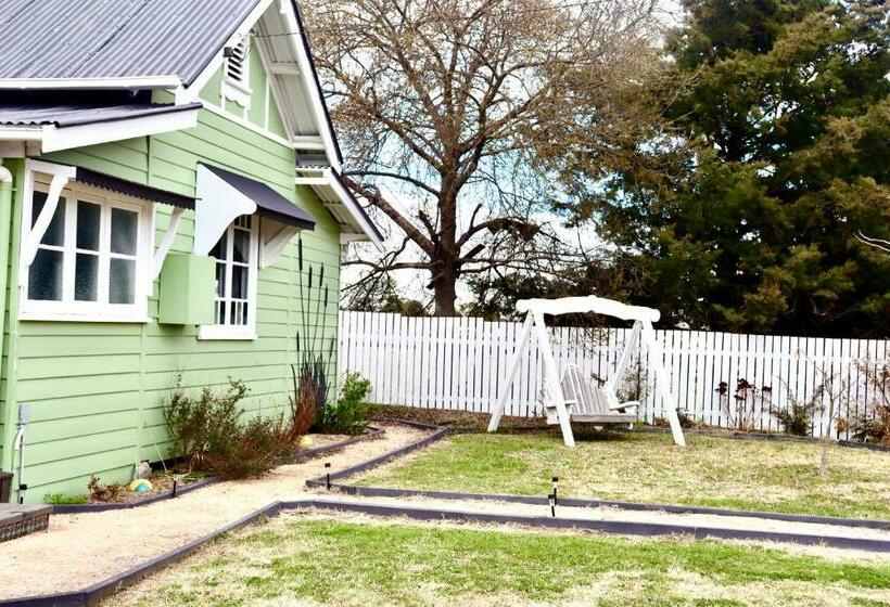 ベッドアンドブレックファースト Clover Cottage Uralla