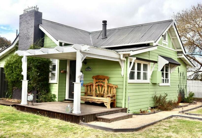 ベッドアンドブレックファースト Clover Cottage Uralla