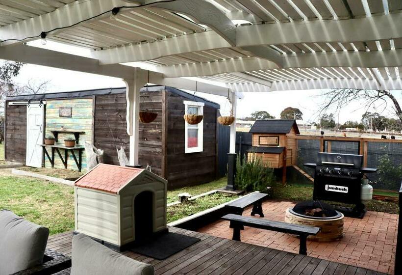 ベッドアンドブレックファースト Clover Cottage Uralla