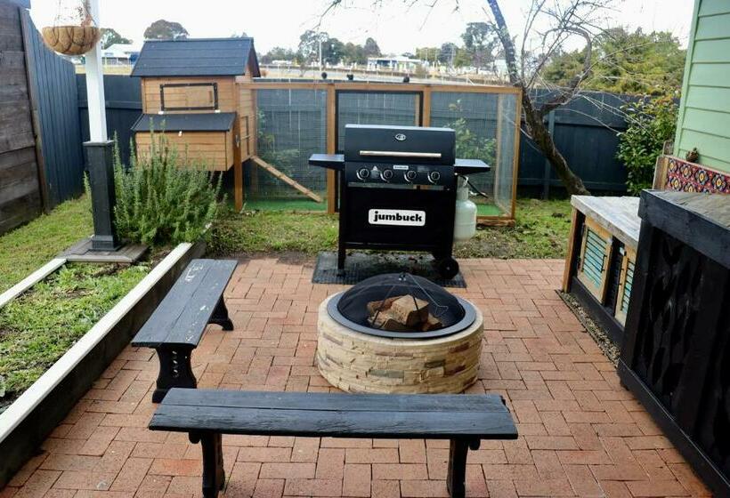 ベッドアンドブレックファースト Clover Cottage Uralla