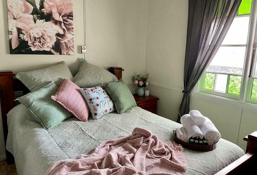 ベッドアンドブレックファースト Clover Cottage Uralla