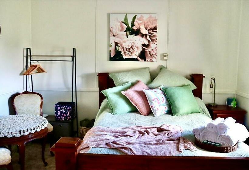 ベッドアンドブレックファースト Clover Cottage Uralla