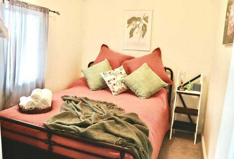 ベッドアンドブレックファースト Clover Cottage Uralla