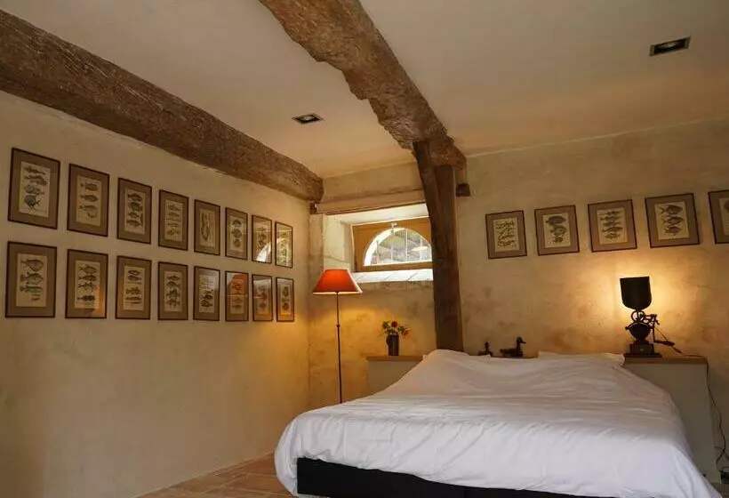 Aamiaismajoitus (B&B) Ferme Du Bois De Veude