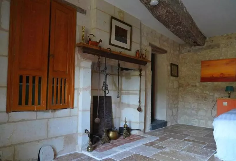 Aamiaismajoitus (B&B) Ferme Du Bois De Veude