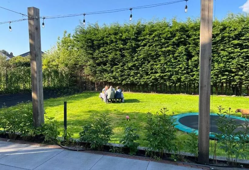 Aamiaismajoitus (B&B) Paauwze