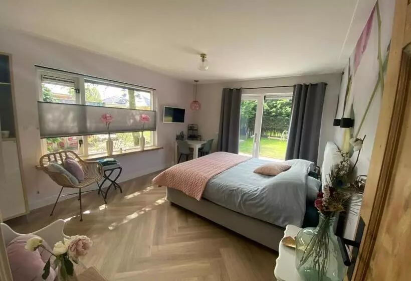 Aamiaismajoitus (B&B) Paauwze