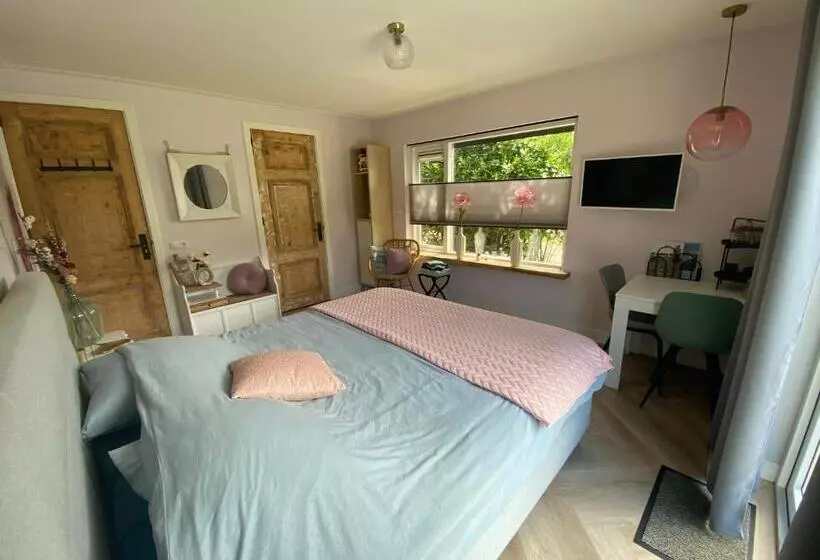 Aamiaismajoitus (B&B) Paauwze