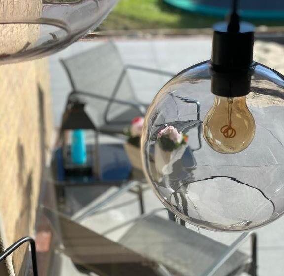 مبيت وإفطار Paauwze