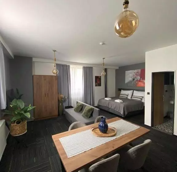 Majatalo Penzión Mamut Revúca