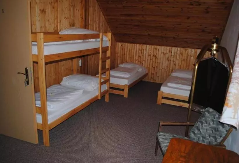 پانسیون Penzion A Restaurace Kamínek