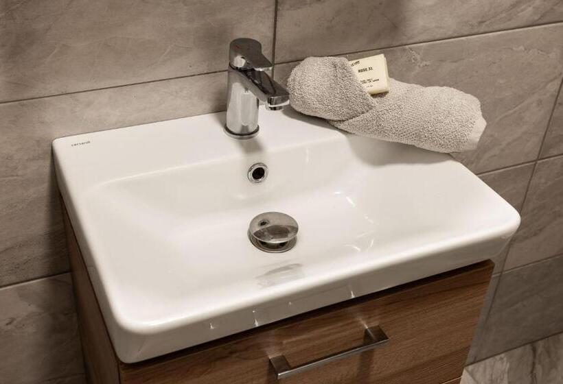 Pensjonat Penzion A Restaurace Kamínek