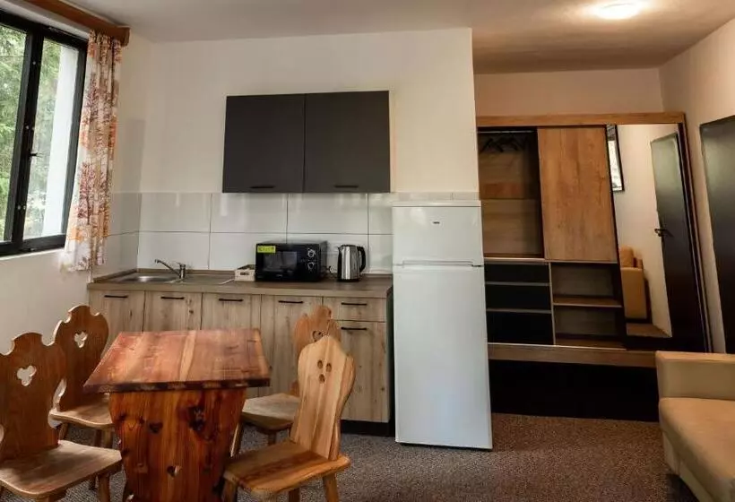 پانسیون Penzion A Restaurace Kamínek