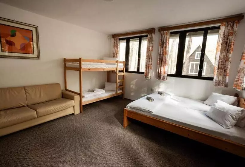 پانسیون Penzion A Restaurace Kamínek