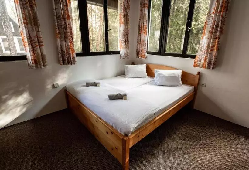 پانسیون Penzion A Restaurace Kamínek