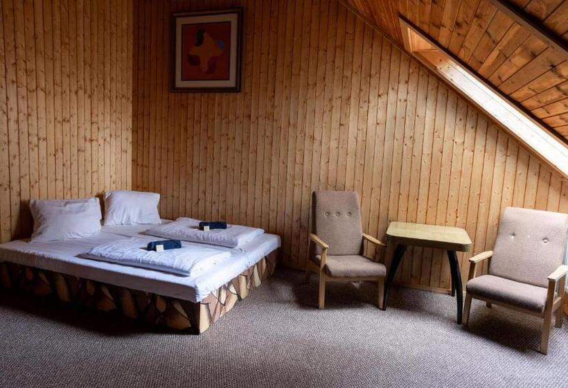 Pensjonat Penzion A Restaurace Kamínek