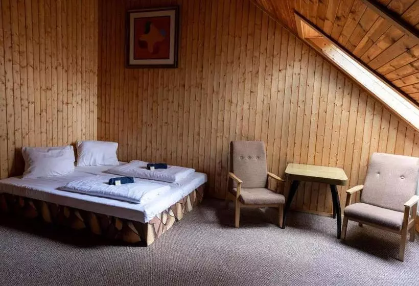 پانسیون Penzion A Restaurace Kamínek