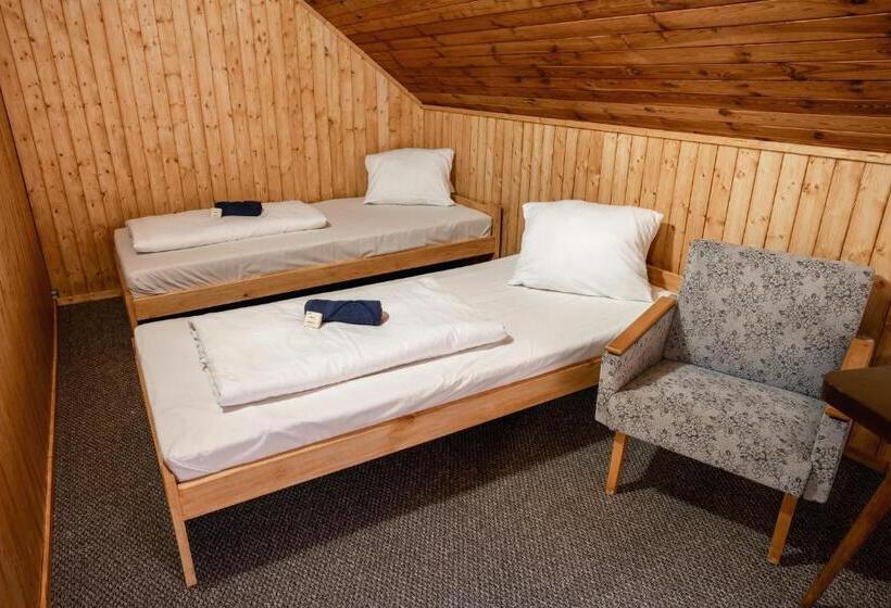 Pensjonat Penzion A Restaurace Kamínek