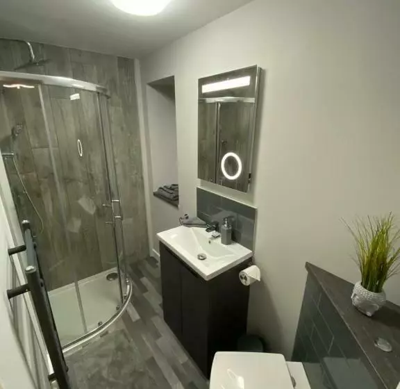 پانسیون Shore Street Apartments