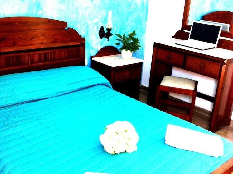 Emmanouela Studios & Villas