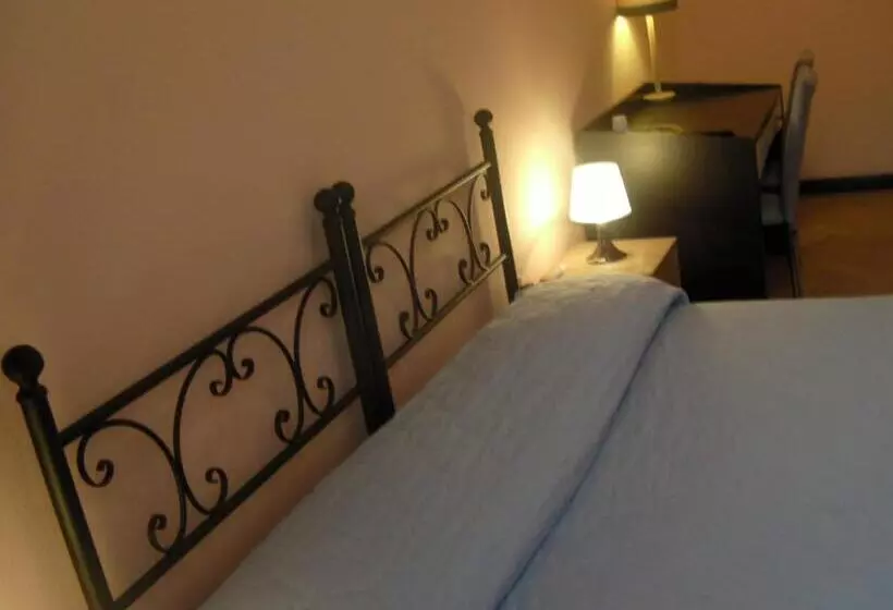 مسافرخانه Affittacamere Alla Stazione