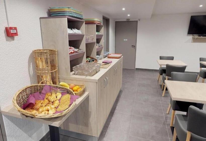 هتل Hôtel Du Stade Ex Kyriad Direct Lille Est Stade Pierre Mauroy