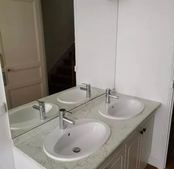 Aamiaismajoitus (B&B) Chambres D Hôtes Villa Alexina